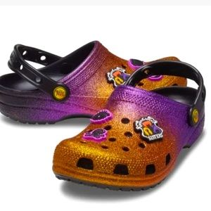 Disney Hocus Pocus crocs-includes Jibbitz.